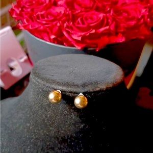 New small, golden pearls